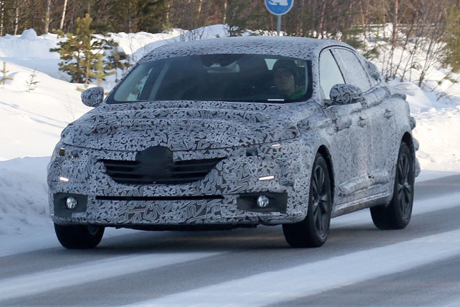 Auff�llig sind der tiefliegende Grill und das separate Tagfahrlicht. Ob der kecke Schwung in der Motorhaube am Ende des Scheinwerfers reell ist, bleibt abzuwarten