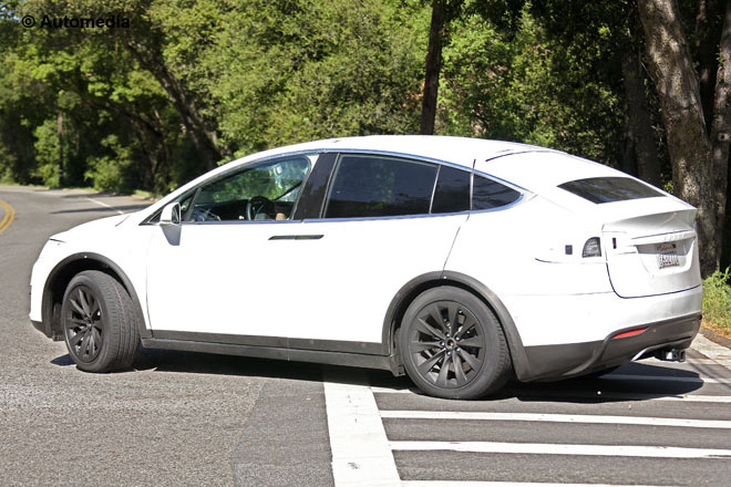 Das Elektroauto wird mit Allradantrieb ausgerüstet sein