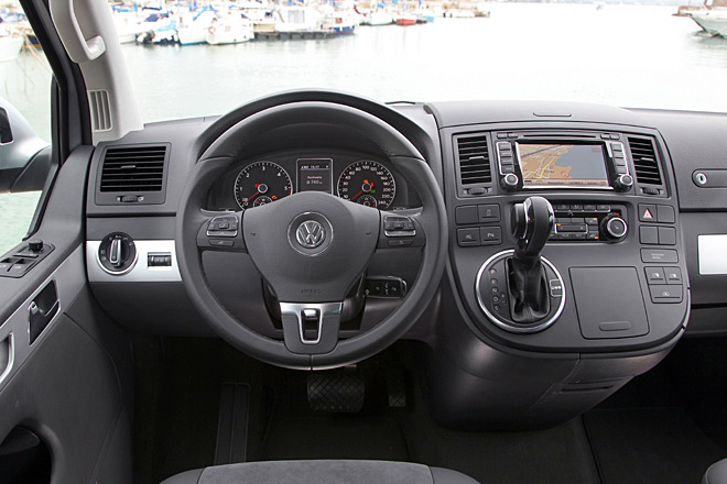 Zum Vergleich: Die bauchige Mittelkonsole war Merkmal des T5