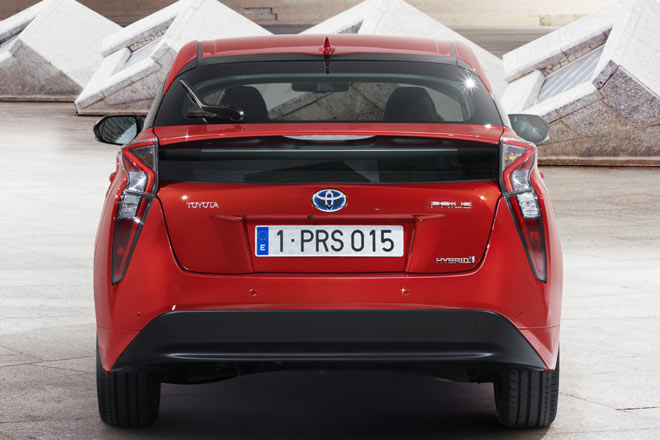 Ja, kein Witz: der Prius IV sieht wirklich so aus. Das Auto basiert auf einer neuen globalen Plattform, soll sicherer und sparsamer und komfortabler werden