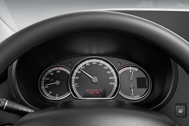 Die Instrumente tragen nun ein markentypisches Design, erklrt Mercedes, aber damit ist es wohl nicht weit her. Der Unterschied zu bisher ist berschaubar