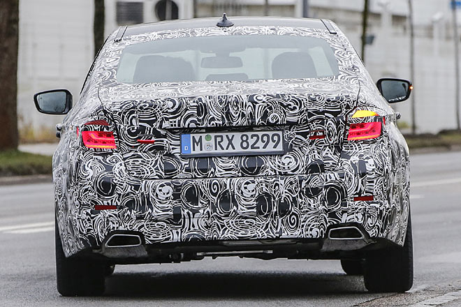 Die in München erwischten Erlkönige sind zwar noch beklebt, ansonsten aber im Serientrim