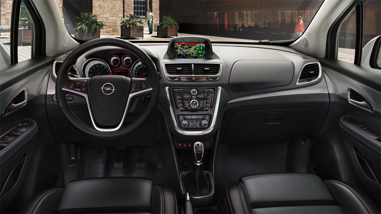 Aufgesetztes Zentraldisplay, keine Breitenwirkung und zu viele Knöpfe: Blick in den auslaufenden Mokka