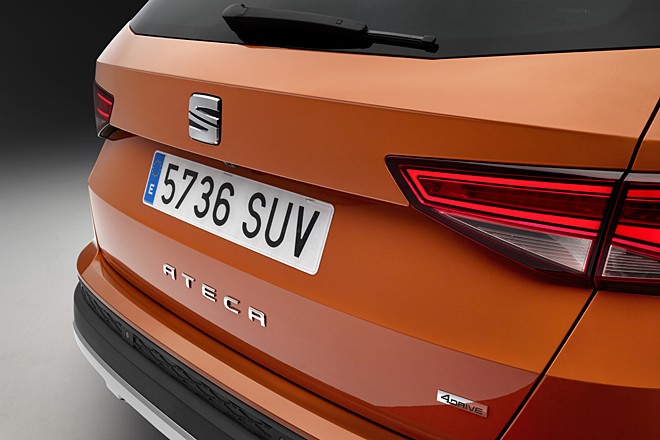 Klare Abrisskante am Heck. Die Scheibe läuft unten abgewinkelt aus