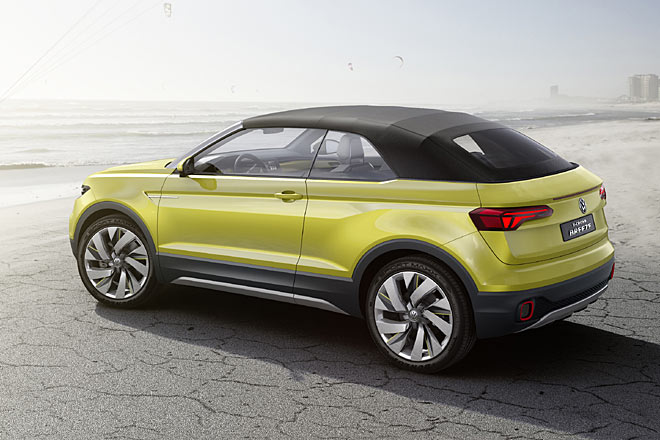 Sich ausgehend von der Studie das spätere Serienmodell vorzustellen, will nicht nur wegen des fehlenden Dachs, sondern auch der Zweitürigkeit wegen nur schwer gelingen