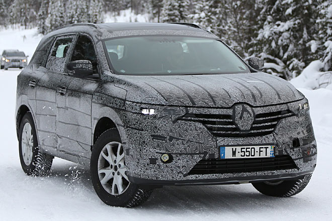 Renault pirscht mit dem neuen Maxthon (voraussichtlicher Name) durch den nordischen Schnee. Das SUV der 4,70-Meter-Klasse d�rfte schon in K�rze Premiere feiern