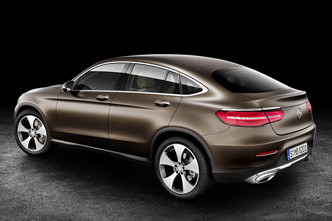 Je nach Ausstattung gibt es auch eine Chromeinfassung für die Fenster und &raquo;