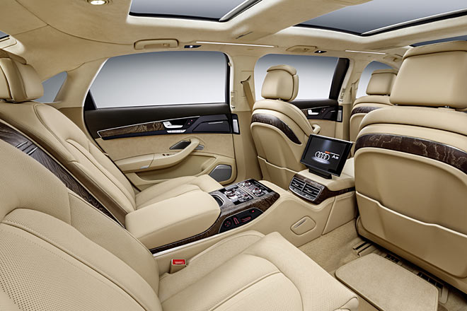 Insgesamt gibt es sechs Türen und sechs Einzelsitze, die in Reihe 3 mit einer &raquo;