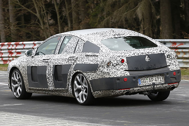 Das Flaggschiff der Marke soll mit mehr Platz und dank Gewichtsreduktion besserer Effizienz und mehr Sportlichkeit punkten