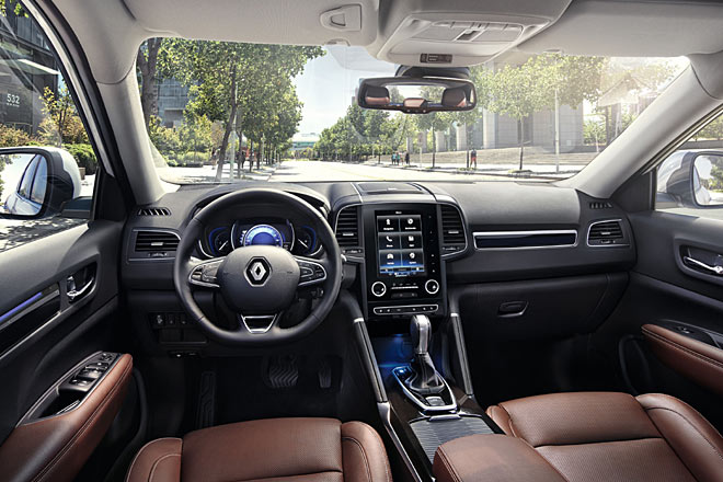 Blick ins Interieur, wo der Koleos nicht nur größer, sondern auch etwas edler und individueller ausstattbar als der Kadjar ist