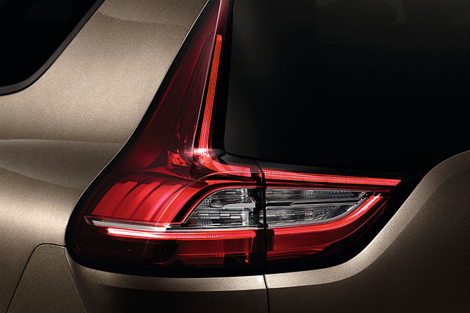 Sie sehen im Detail so aus und leuchten permanent. LED-Technik gibt es wohl nur teilweise