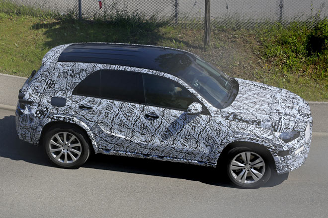 Erstmals wurde ein Prototyp der nächsten GLE-Generation erwischt. Bei mittelstarker Tranung lässt sich schon recht gut erahnen, dass optisch nur Evolution angesagt ist