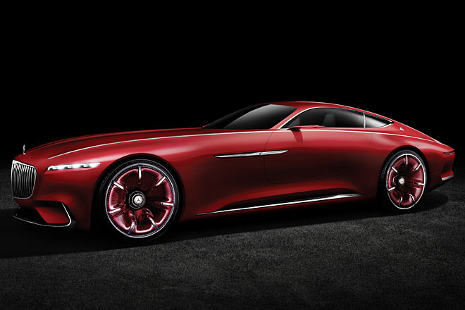 5,70 Meter lang und 1,33 Meter flach bei 2,10 Meter Breite: Die Proportionen, speziell die ewig lange Motorhaube, die eigentlich einen Kofferraum beherbergt, schmeicheln dem Auge