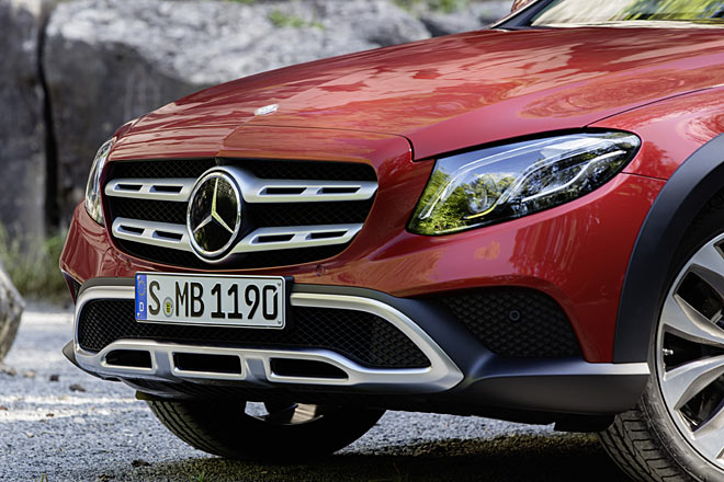 &raquo;Aufgemotzte&laquo; Frontpartie mit optischem Unterfahrschutz. Mit Karosseriefarbe in weiß, grau oder schwarz dürte das Design noch besser wirken