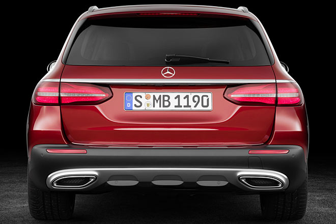 Insgesamt ein gelungenes Heck trotz des gequetscht wirkenden Sterns