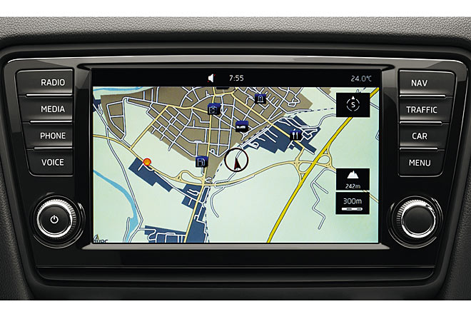 Zum Vergleich: Das bisherige Ger�t hatte zwar einen kleineren Bildschirm, aber die sch�nere Optik und die wesentlich bessere Bedienung speziell in Sachen Lautst�rke und Scrollm�glichkeiten