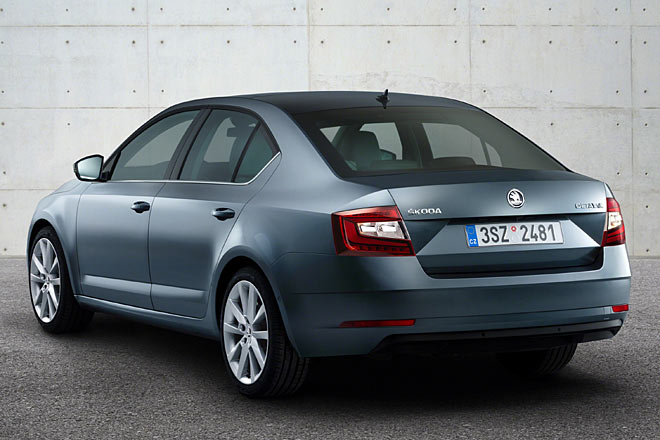 Die Seitenansicht bleibt von neuen R�derdesigns (maximal 18 Zoll) abgesehen unver�ndert