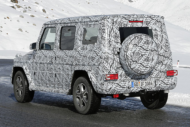 Die Heckleuchten hier stammen vom aktuellen Modell, sie dürften in der Serie noch eine Ecke schöner werden