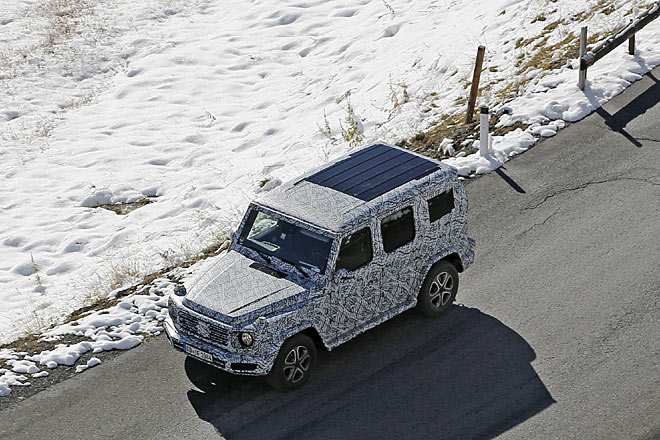 Dank elektromechanischer Lenkung halten viele neue Assistenten Einzug, dazu kommen neue R-Sechszylinder und die 9-Gang-Automatik