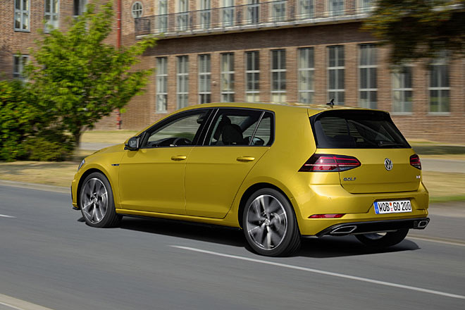 Die Farbe ist ungewöhnlich, aber gar nicht so schlecht. Bestellstart für das Golf-Facelift ist im Dezember 2017