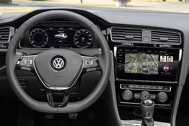 Neu im Extra-Angebot ist das aus anderen Baureihen bekannte volldigitale Kombiinstrument mit 12,3-Zoll-Monitor