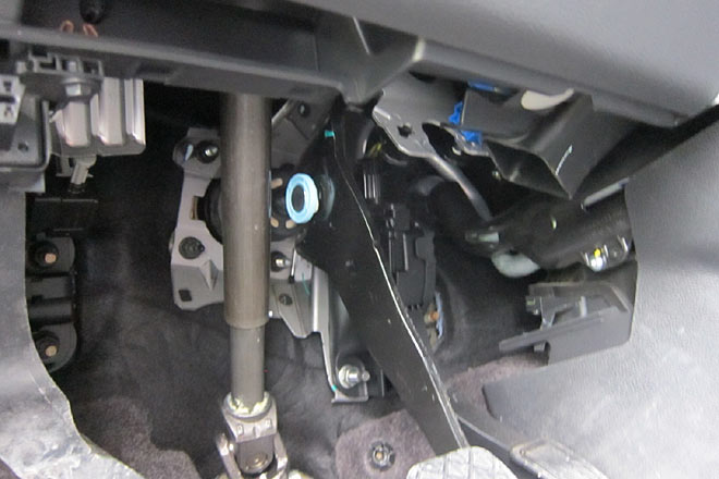 In den Fahrer-Fußraum guckt man lieber nicht genauer