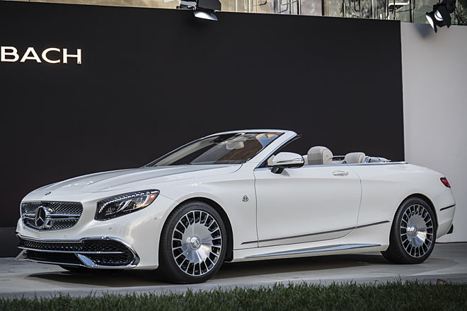 Rot steht dem Wagen, ist aber kein Muss: So sieht das Spitzenmodell in weiß aus. Gebaut werden 300 Exemplare zum Stückpreis von 300.000 Euro &ndash; zuzüglich Mehrwertsteuer