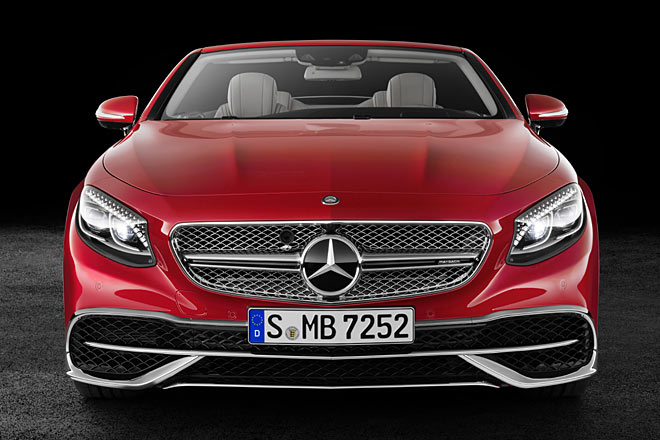 Als Basis dient die offene S-Klasse, für sich genommen schon ein Traumwagen. Sie ist mit einer anderen Frontschürze versehen