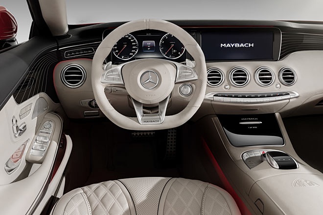 Konzeptionell dürfte das Cockpit schon bald veraltet sein, wird doch mit dem Facelift der S-Klasse aller Voraussicht nach ein einteiliger Monitor Einzug halten