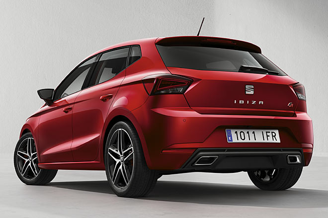 Unaufdringliches, gleichwohl knackiges Hinterteil mit nach wie vor einteiligen R�ckleuchten. Der FR tr�gt zwei integrierte Endrohre