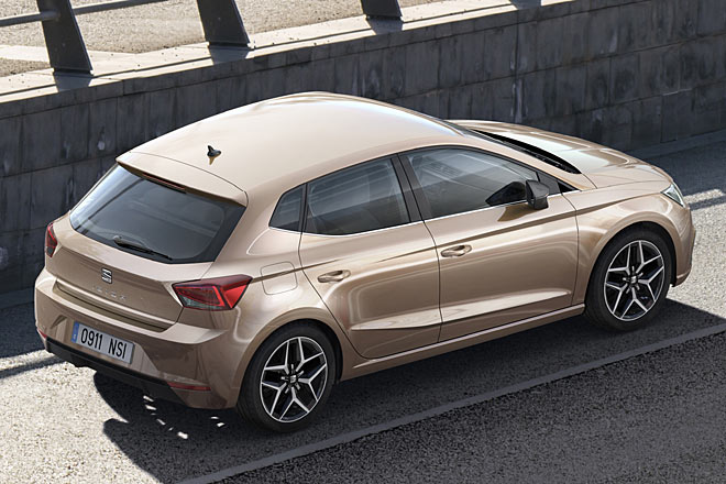 Gleiche Farbe, anderes Kennzeichen, FR-frei: Schönes Auto, ungünstige Perspektive