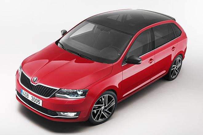 Škoda frischt den Rapid auf. Erkennungszeichen sind die modifizierten Nebelscheinwerfer, das optionale LED-Tagfahrlicht und das serienmäßige Bi-Xenon-Licht