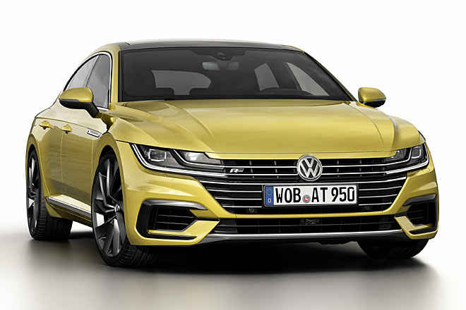 Die dicke Frontsch�rze geh�rt zum R-Line-Paket, der m�chtige Grill dagegen ist Standard &ndash; und das neue Gesicht von VW, das k�nftig auch Passat, Touareg und weitere Modelle tragen werden