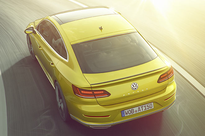 Die Schulterlinie ist ausgepr�gt. Anders als der Passat Variant bekommt der Arteon nur die kleine Version des Panorama-Dachs