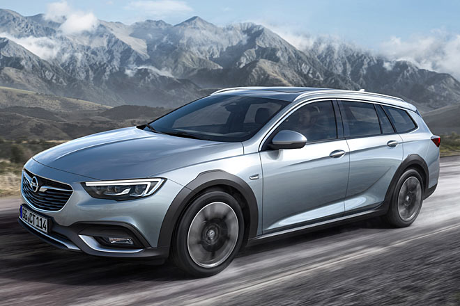 Aus Duo wird Trio: Opel zeigt bereits den Country Tourer als k�nftiges Topmodell der Insignia-Baureihe. H�herlegung, gr��ere R�der und die schwarzen Radhaus- und Schwelleraufs�tze differenzieren den Look