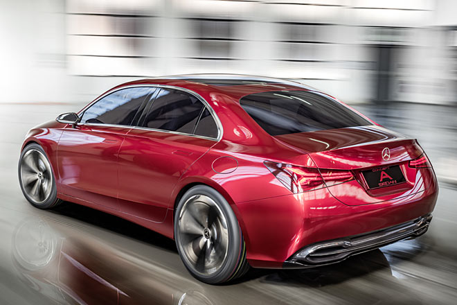 Auch das Heck wirkt nicht schlecht. Spannend dürfte sein, ob und ggf. wie Mercedes die Differenzierung zum CLA gelingt