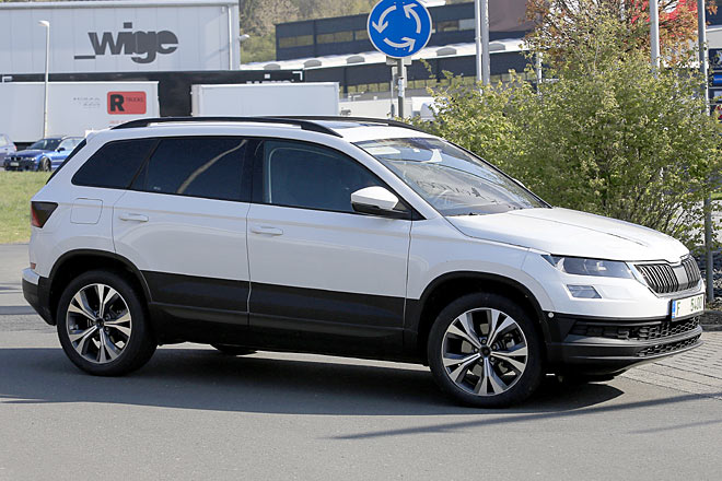 Damit ist der Karoq etwas kleiner als der VW Tiguan, aber größer als der auslaufende Yeti