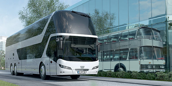Neoplan Skyliner: Der Reise-Doppeldecker-Bus wird 50