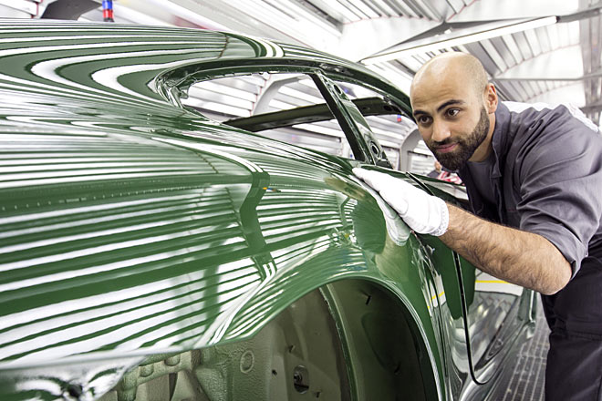 ... in die Lackiererei