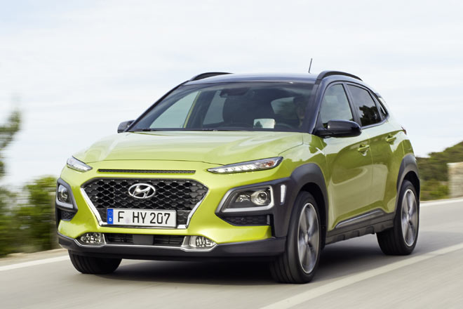 Der Wagen ist auff�llig gezeichnet, speziell was die Leuchten angeht: Das Tagfahrlicht (LED) und die Blinker (Gl�hbirne) sitzen oberhalb der LED-Scheinwerfer