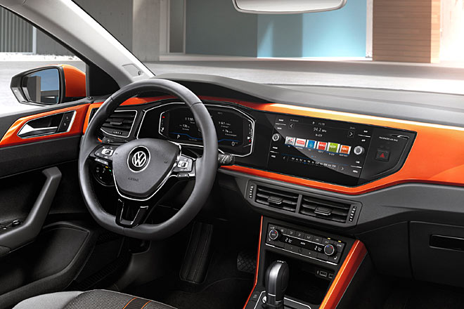 Im oberen Bereich gibt es nur noch den mechanischen Warnblinkschalter. Die Klimaautomatik ist nun ein Zwei-Zonen-System, ihre Bedieneinheit um die Sitzheizungs-Taster ergänzt