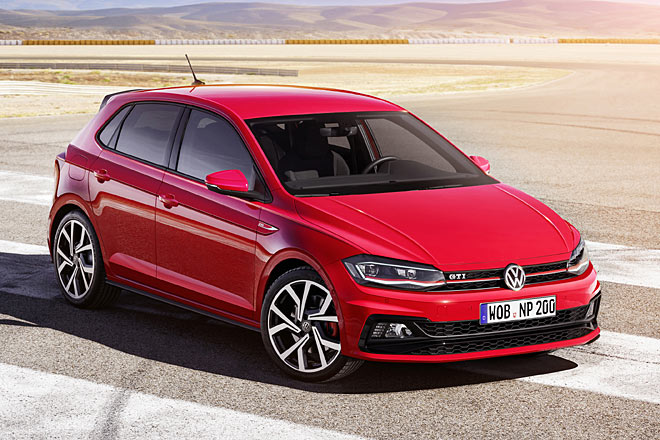 Erstaunlicherweise hat VW bereits zur Premiere den GTI angekündigt und gezeigt. Er leistet künftig 200 PS aus zwei Litern Hubraum