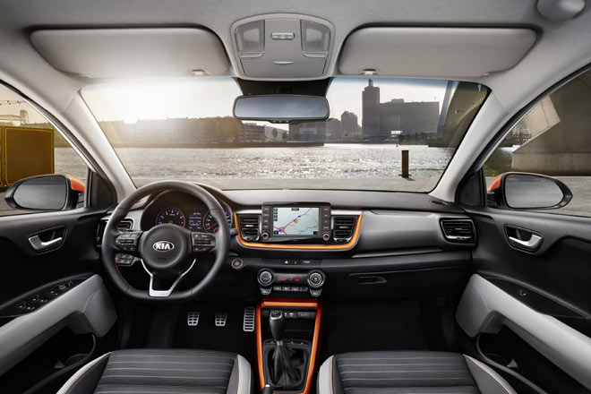 Funktional und überraschungsfrei präsentiert sich das Interieur