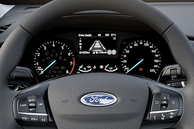 So klare und schöne Instrumente gab es noch nie in einem Ford &ndash; &raquo;in echt&laquo; wirken sie noch hochwertiger. Auch der Bordcomputer und seine Optionen sind überzeugend umgesetzt