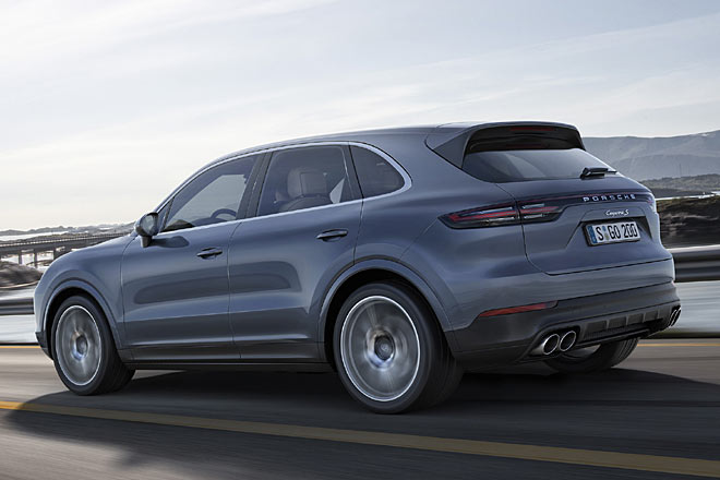 Den 265 km/h schnellen Cayenne S verkauft Porsche ab 92.000 Euro. Dafür bekommt man auch einen größeren Audi SQ7 mit V8-Antrieb