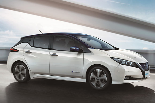 Der Bereich des vorderen Dreiecksfensters ist trotz Umstellung auf Spiegelblinbker nicht gut gelungen, der Schriftzug ebenfalls unvorteilhaft