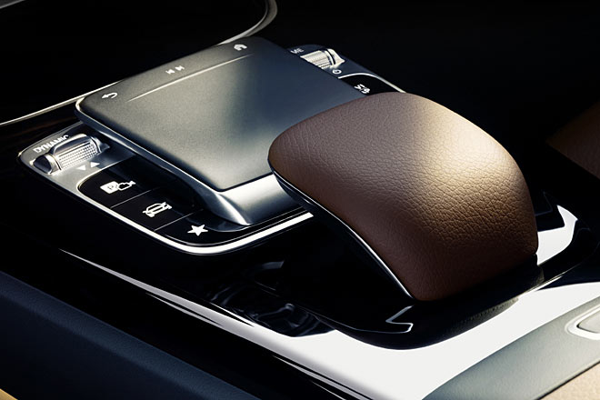 Der Infotainment-Screen lässt sich nicht mit dem Finger bedienen, sondern nur über den Controller und das Touchpad