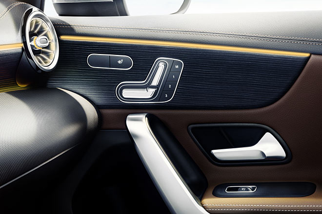 Endlich bekommt die A-Klasse vernünftige Türgriffe. Neu im Angebot sind Sitzbelüftung, Multikontursitze und Massagefunktion. Das Platzangebot steigt, vor allem im Kofferraum