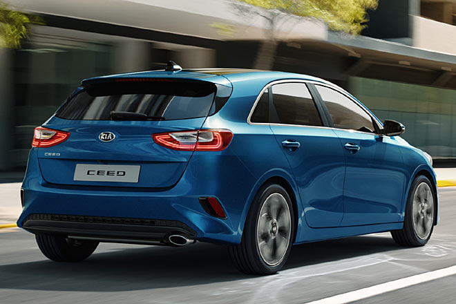 Das Kennzeichen sitzt nun in der Heckklappe, was einen sichtbaren Griff erspart und eine bessere Kameraintegration ermöglicht