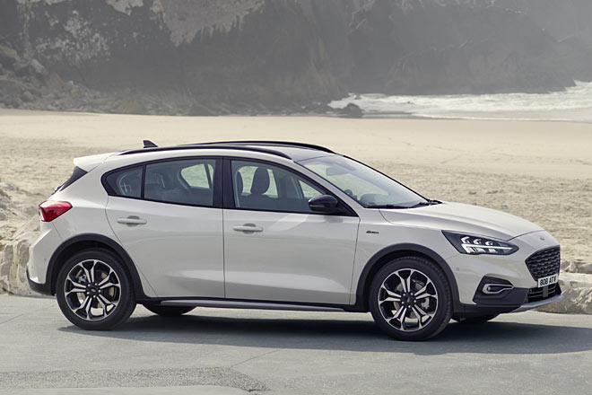 Auch der Fünftürer ist mit dem großen Dach erhältlich